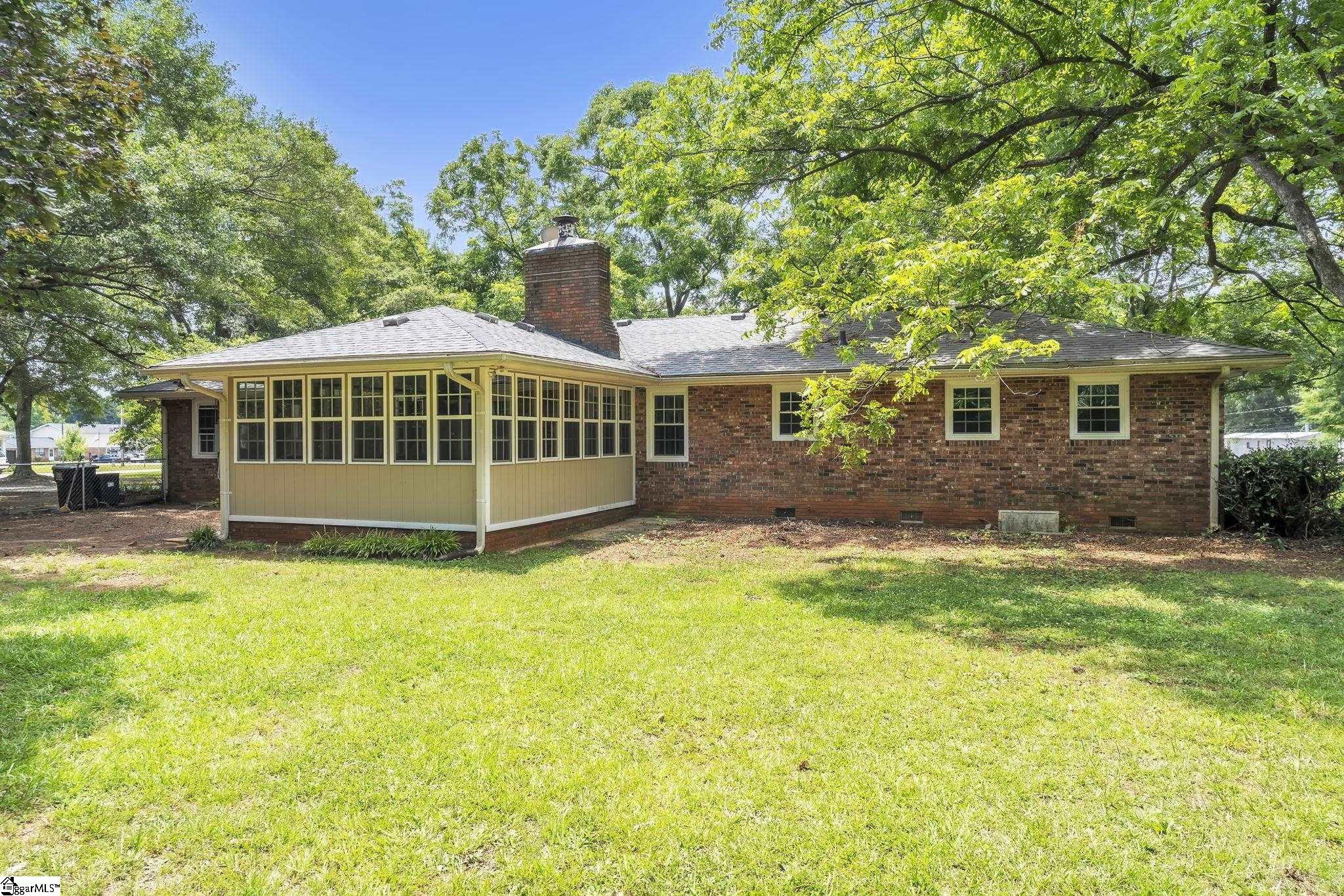201 Calhoun Road Belton, SC 29627 - Photo 2 of 26