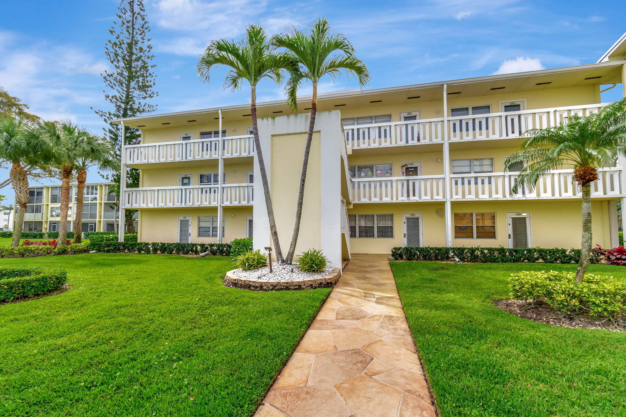 268 Dorset G Boca Raton, FL 33434 - Photo 19 of 55 4-web-or-mls-DSC_9161