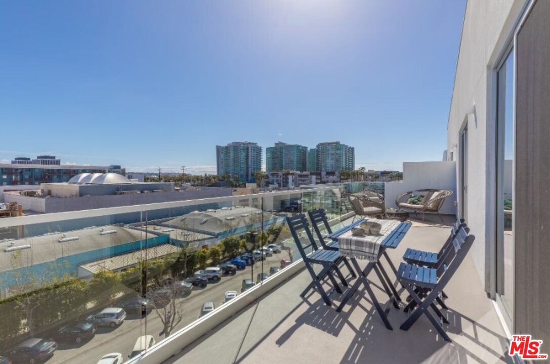 4210 Del Rey Avenue, Unit 317 Marina del Rey, CA 90292 - Photo 4 of 10