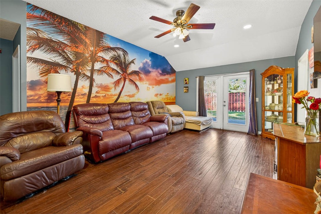 149 Bridgewater Circle Brunswick, GA 31525 - Photo 4 of 20