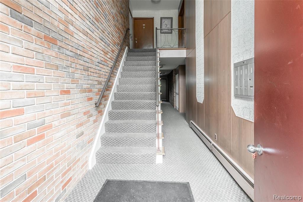 4041 West Maple Road, Unit 104 Bloomfield Hills, MI 48301 - Photo 23 of 25