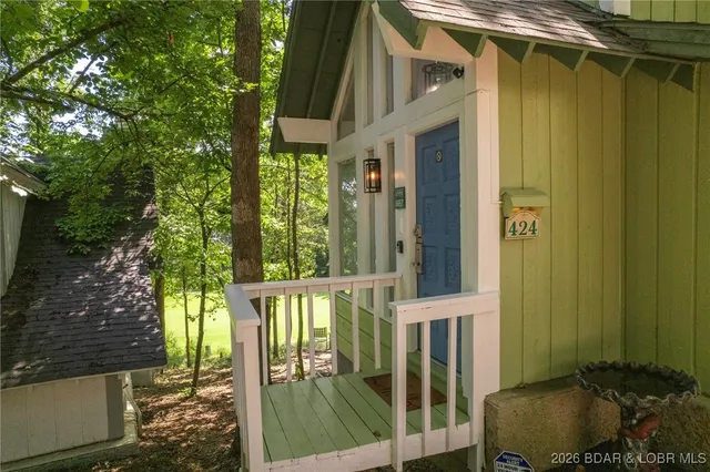 $284,900 | 424 Duenke Drive, Osage Beach, MO 65065