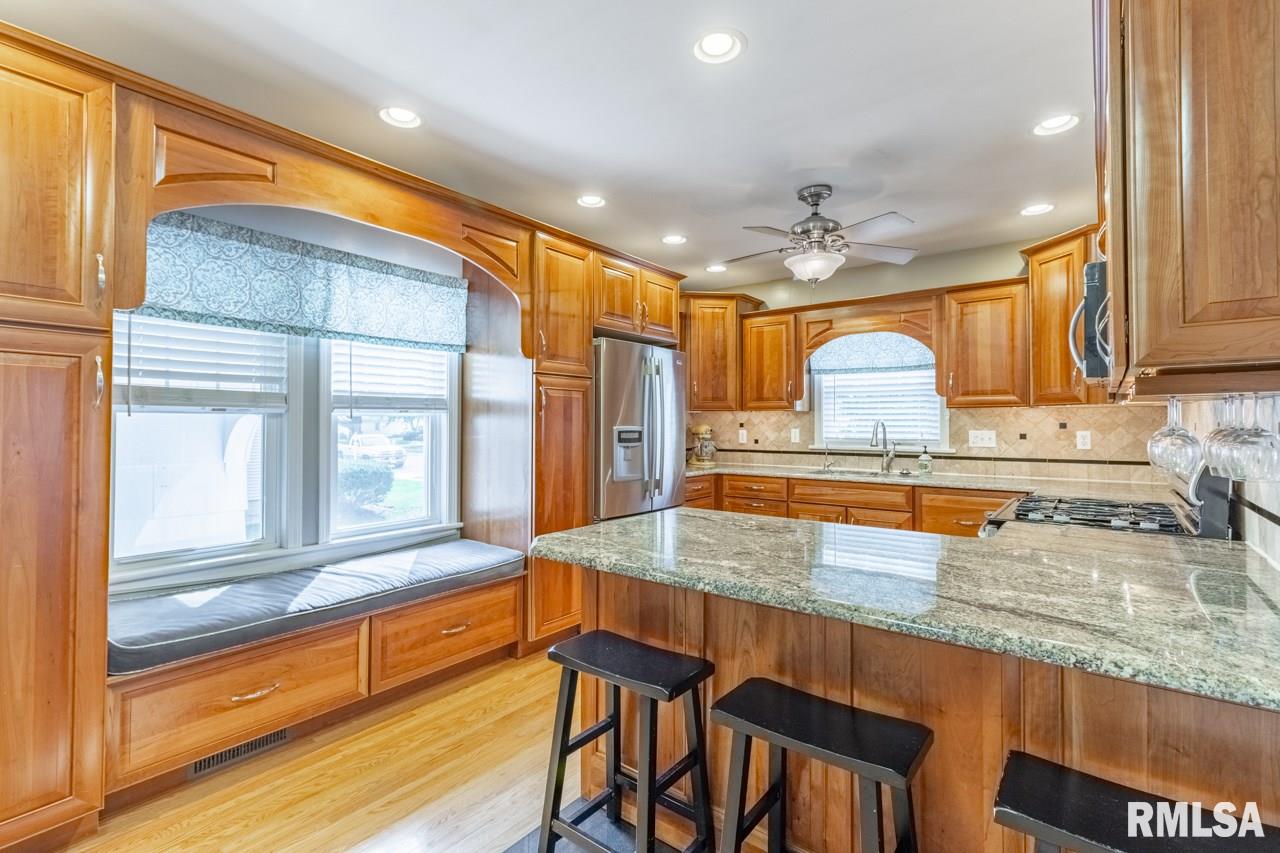 530 South Mathis Avenue Morton, IL 61550 - Photo 4 of 37 Gallery Image 4