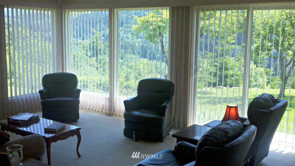 216 Viewcrest Road Bellingham, WA 98229 - Photo 3 of 8