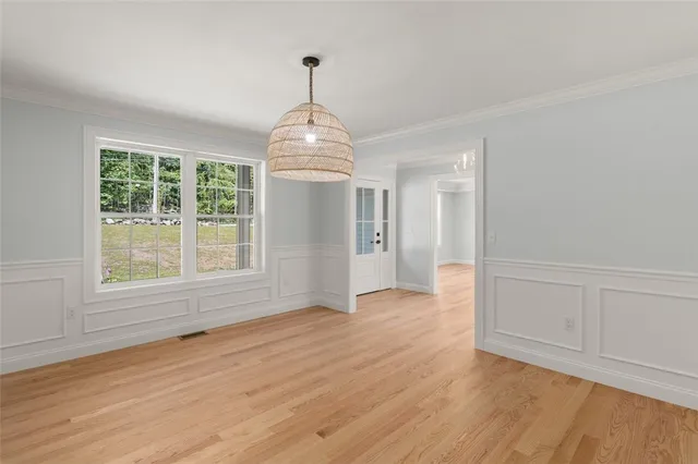 $889,000 | 300 Tower Hill Road, Cumberland, RI 02864