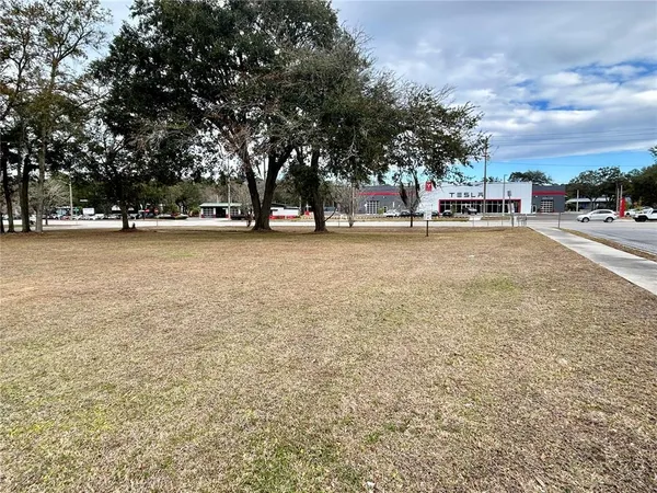 $699,000 | 2550 North Main Street, Gainesville, FL 32609