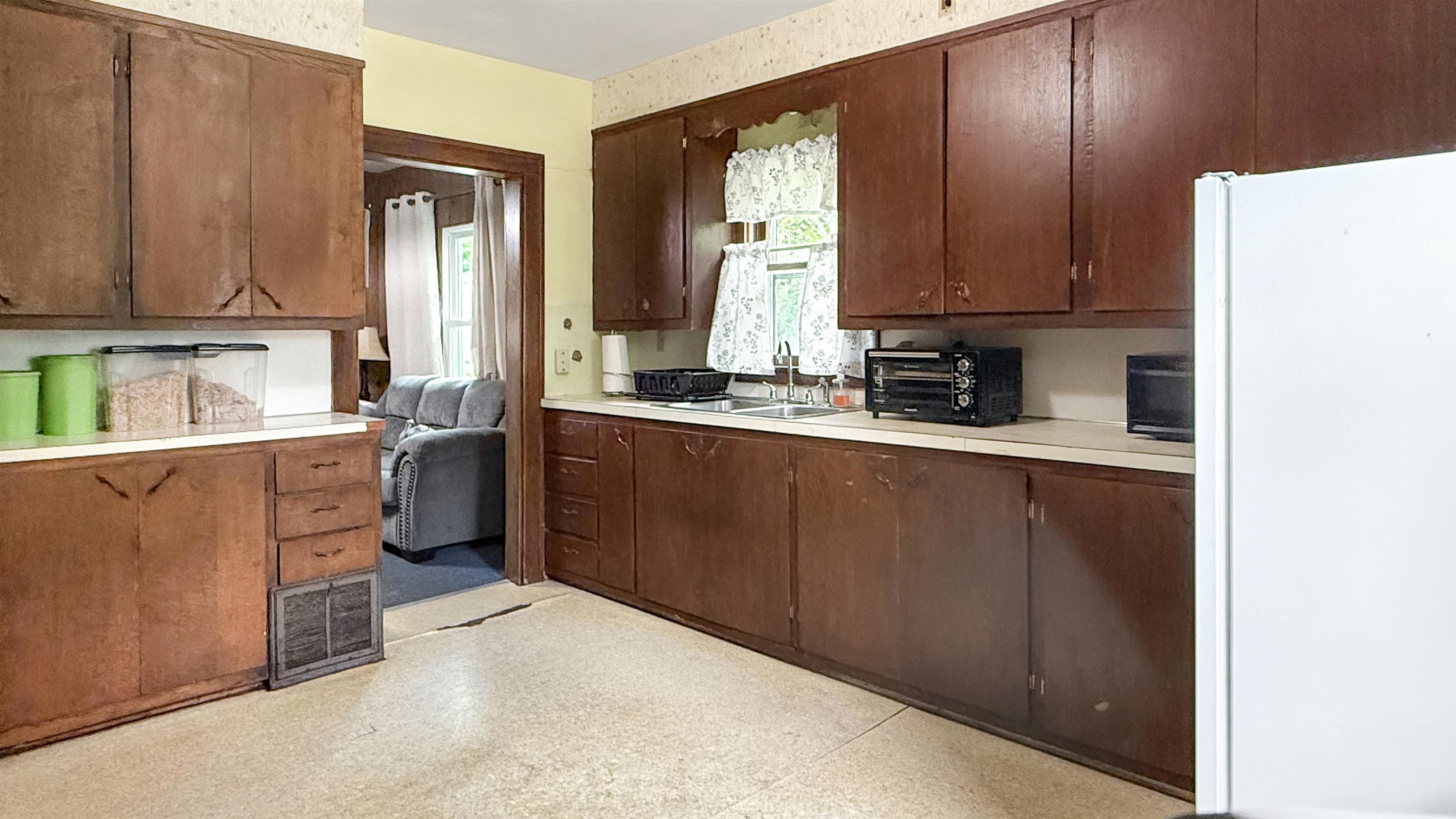 507 West Cleveland Street Marshfield, WI 54449 - Photo 11 of 39