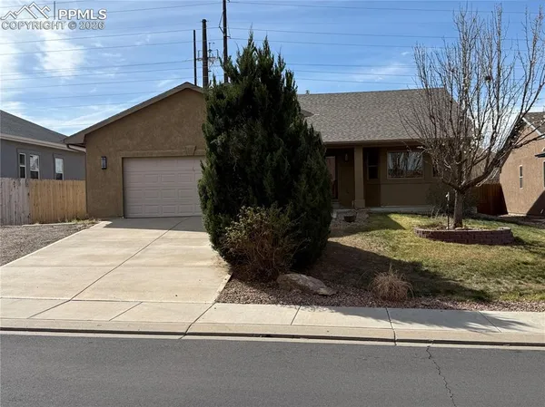 $389,900 | 2308 Crestwood Lane, Pueblo, CO 81008