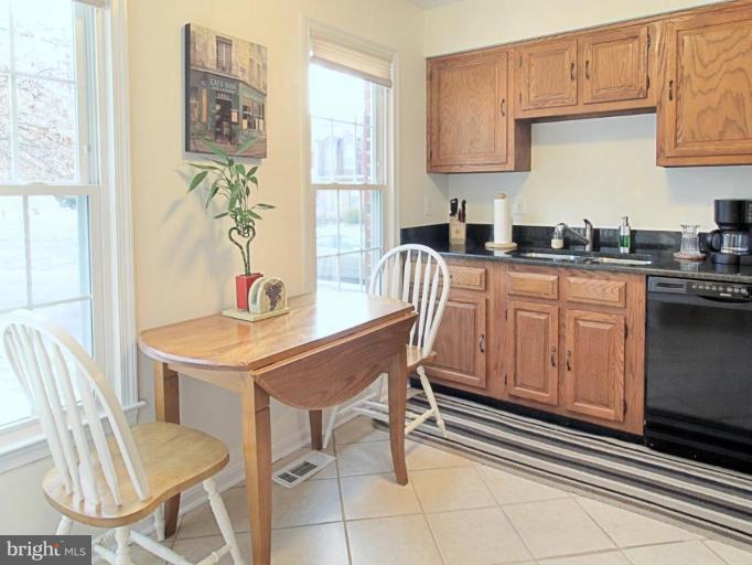 8554 Tyrolean Way Springfield, VA 22153 - Photo 17 of 20 Kitchen - view 3