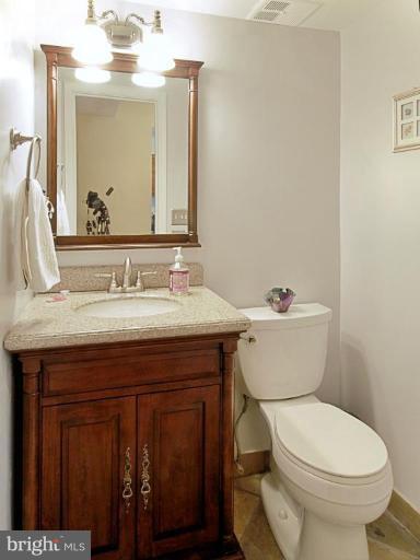 8554 Tyrolean Way Springfield, VA 22153 - Photo 19 of 20 Main Level Powder Room