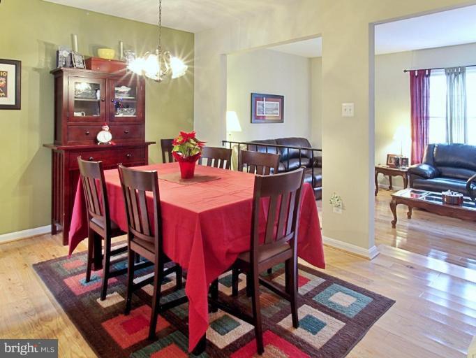 8554 Tyrolean Way Springfield, VA 22153 - Photo 5 of 20 Dining Room - view 1
