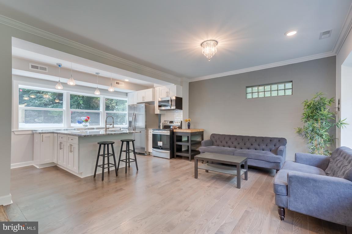 5457 Valley Road Baltimore, MD 21228 - Photo 10 of 62 Gallery Image 10