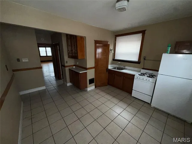 $825 | 3704 Bates Street, Unit A, St. Louis, MO 63116