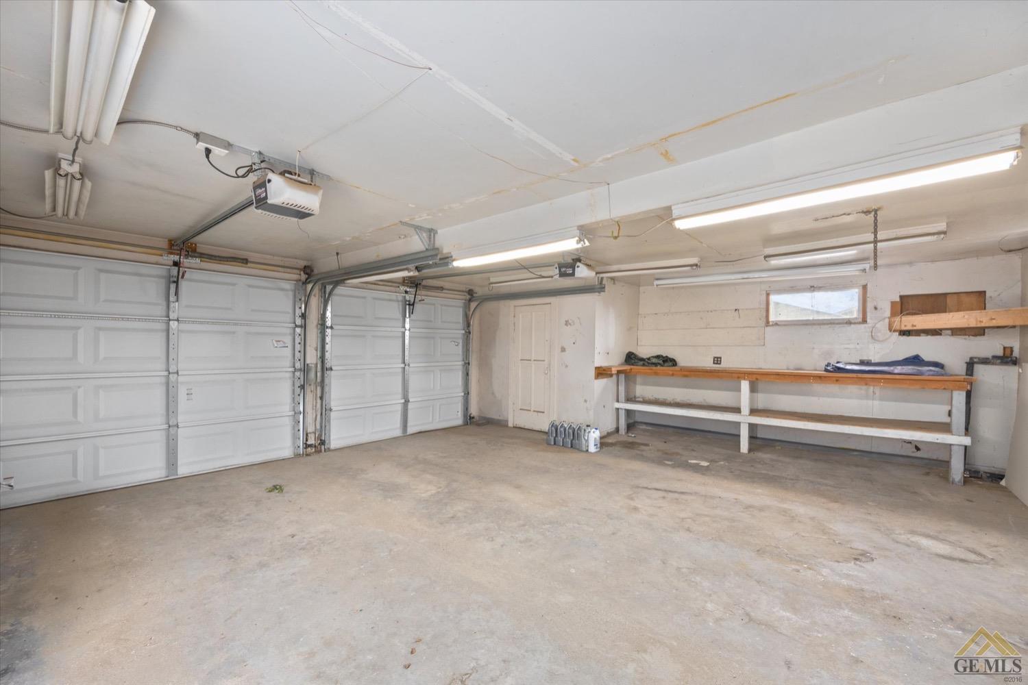 Undisclosed Address Taft, CA 93268 - Photo 19 of 21 a view of a garage room