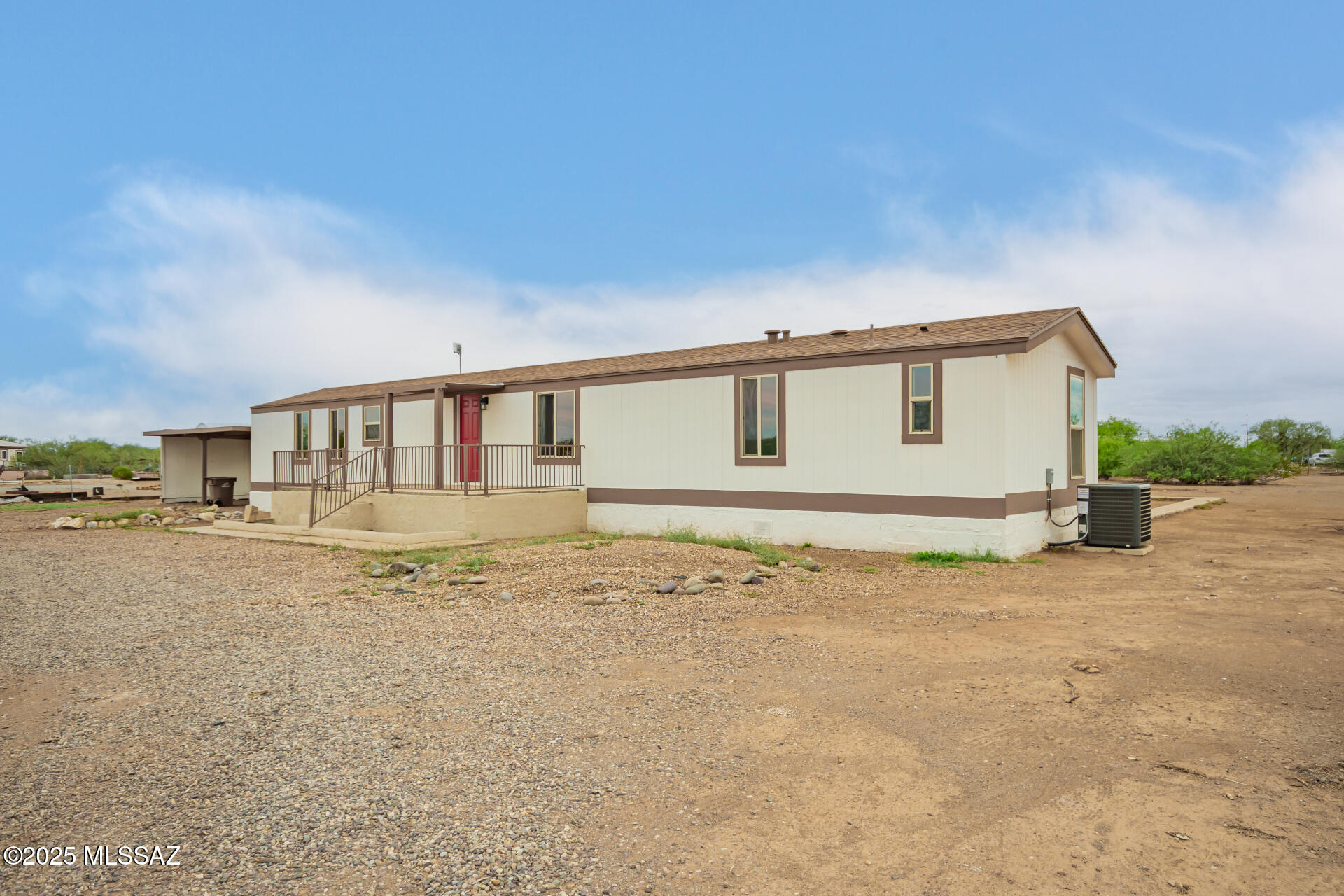 17455 West Oatman Road Marana, AZ 85653 - Photo 5 of 28