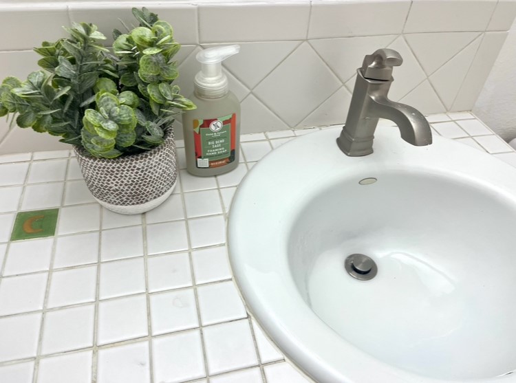 2302 East Side Drive, Unit 30 Austin, TX 78704 - Photo 15 of 22 a bathroom with a sink