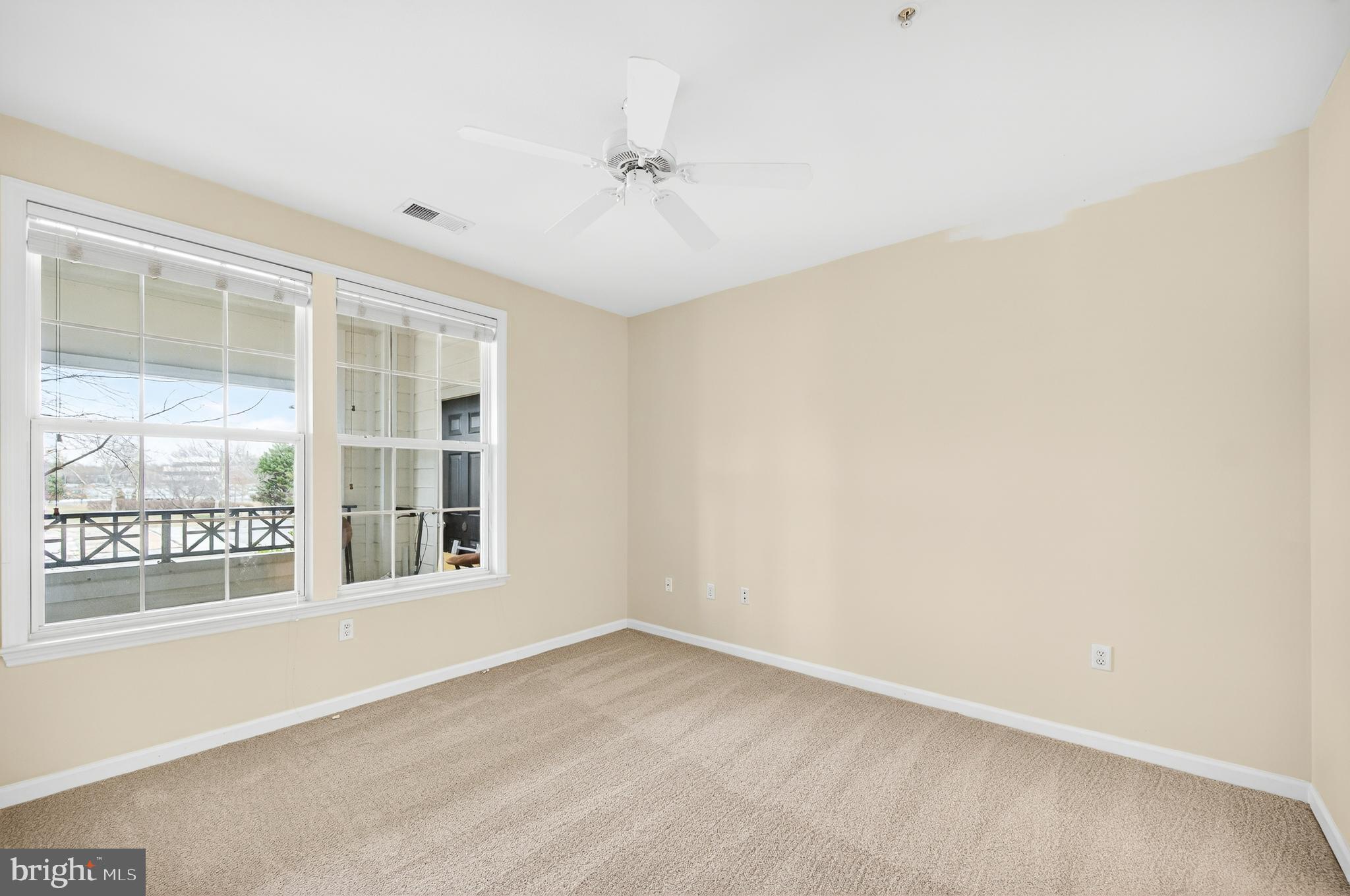 16 Granite Place, Unit 280 Gaithersburg, MD 20878 - Photo 26 of 47 an empty room with a window