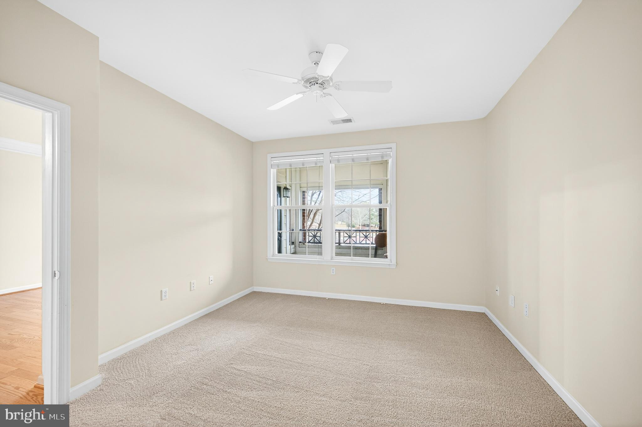 16 Granite Place, Unit 280 Gaithersburg, MD 20878 - Photo 27 of 47 an empty room with a window