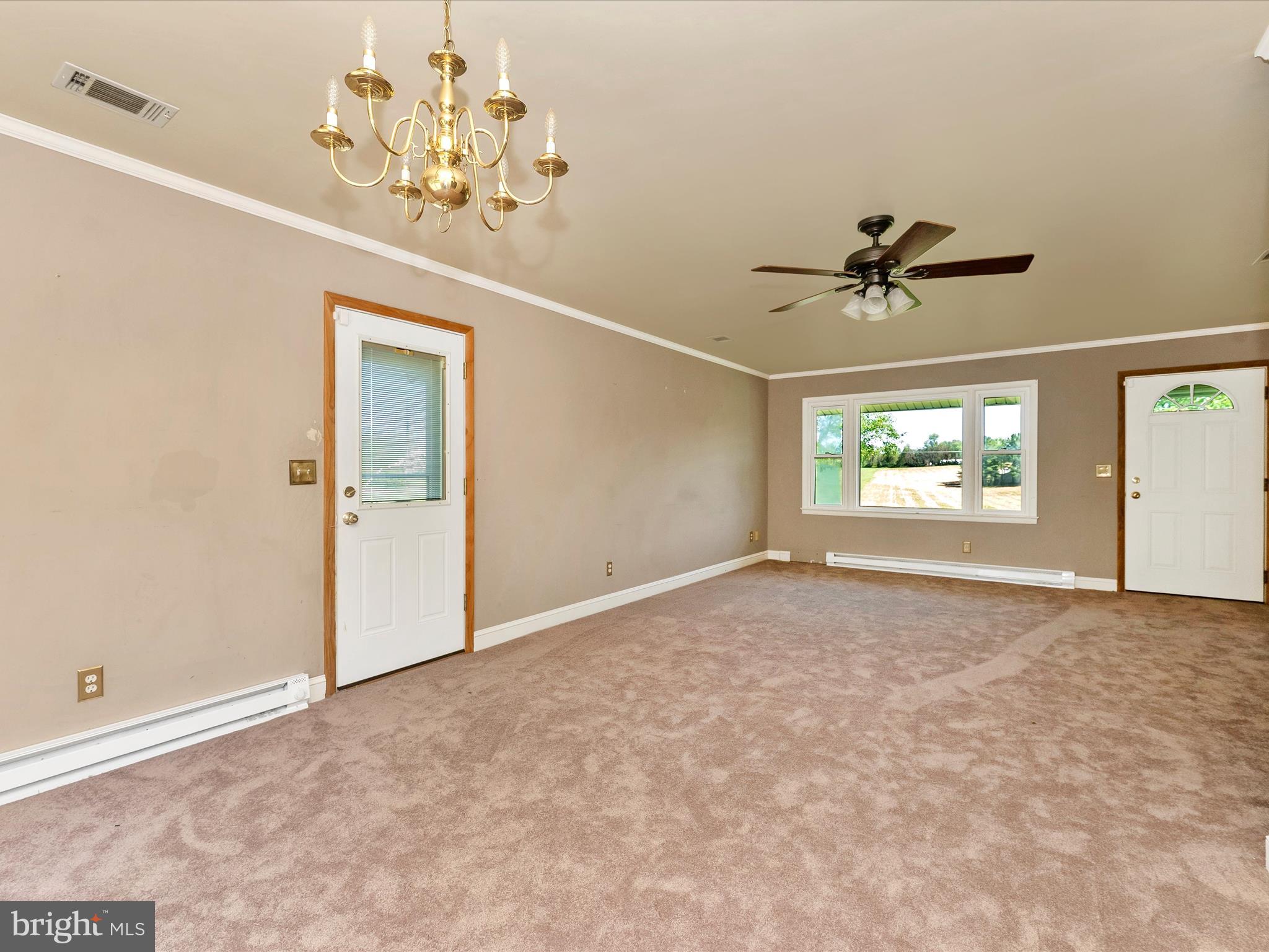 28412 Clarksburg Road Damascus, MD 20872 - Photo 6 of 46 Living Room