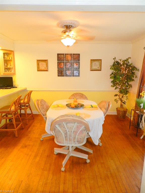 5406 Mockingbird Road Greensboro, NC 27406 - Photo 17 of 30 Convenient dining area opens to kitchen and living room!