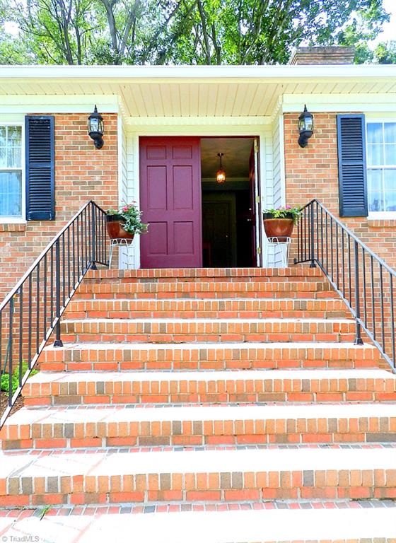 5406 Mockingbird Road Greensboro, NC 27406 - Photo 3 of 30 Welcome, come take a tour!