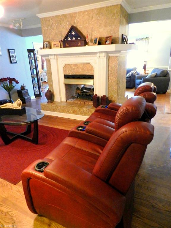 5406 Mockingbird Road Greensboro, NC 27406 - Photo 9 of 30 Den looking into the living room.