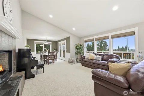 $1,075,000 | 17206 34th Place West, Lynnwood, WA 98037