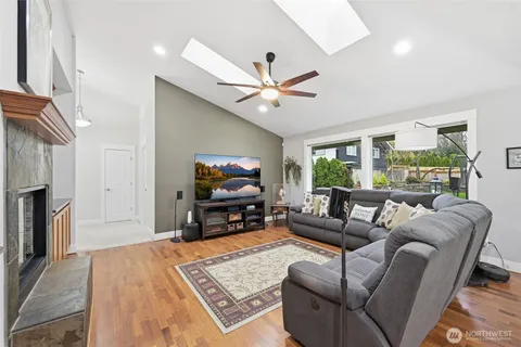 $1,075,000 | 17206 34th Place West, Lynnwood, WA 98037