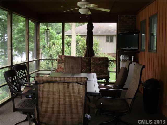 4666 Lake Shore Road North Denver, NC 28037 - Photo 5 of 16 Gallery Image 5