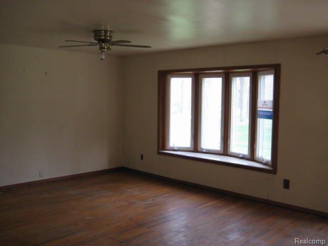 19136 Savage Road Belleville, MI 48111 - Photo 7 of 13 IMG_1543.JPG