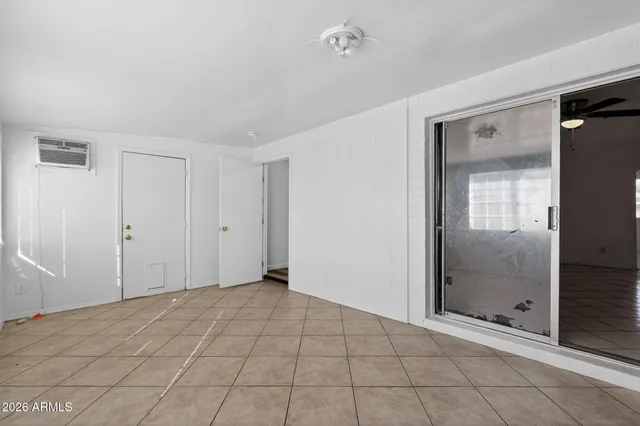 $2,400 | 11624 North 25th Avenue, Phoenix, AZ 85029