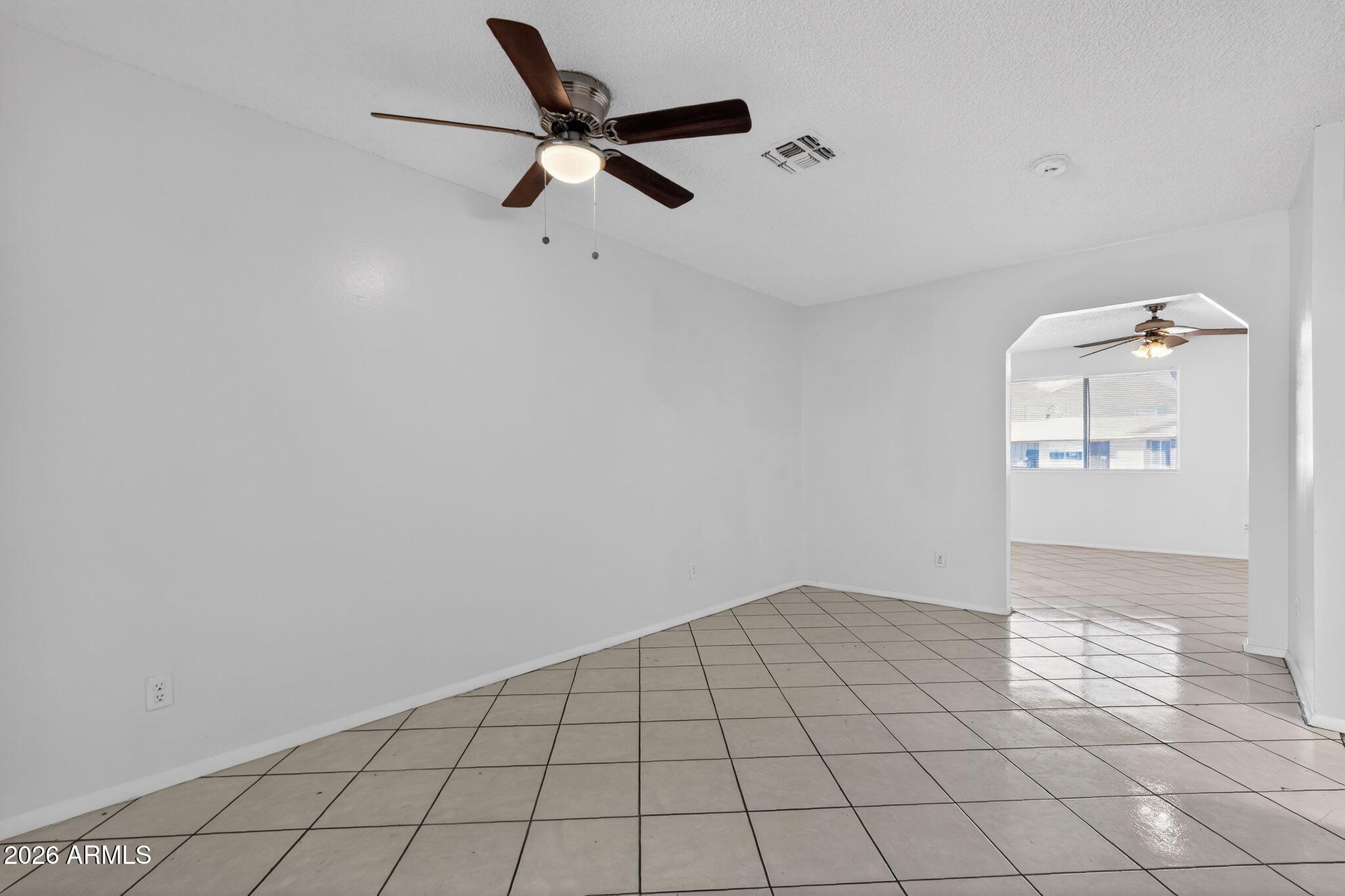 11624 North 25th Avenue Phoenix, AZ 85029 - Photo 13 of 21 document-0265680b-16f6-4249-8247-73906c3