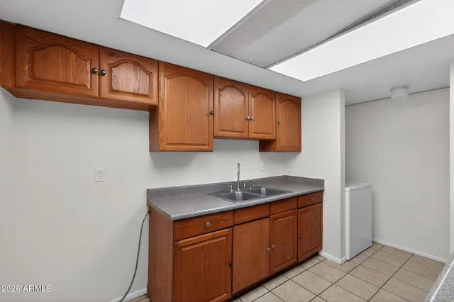 $2,400 | 11624 North 25th Avenue, Phoenix, AZ 85029