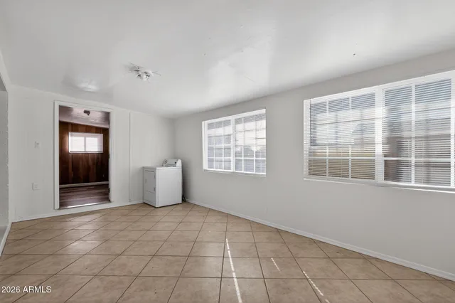 $2,400 | 11624 North 25th Avenue, Phoenix, AZ 85029