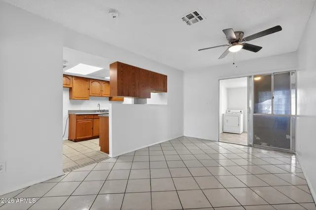 $2,400 | 11624 North 25th Avenue, Phoenix, AZ 85029