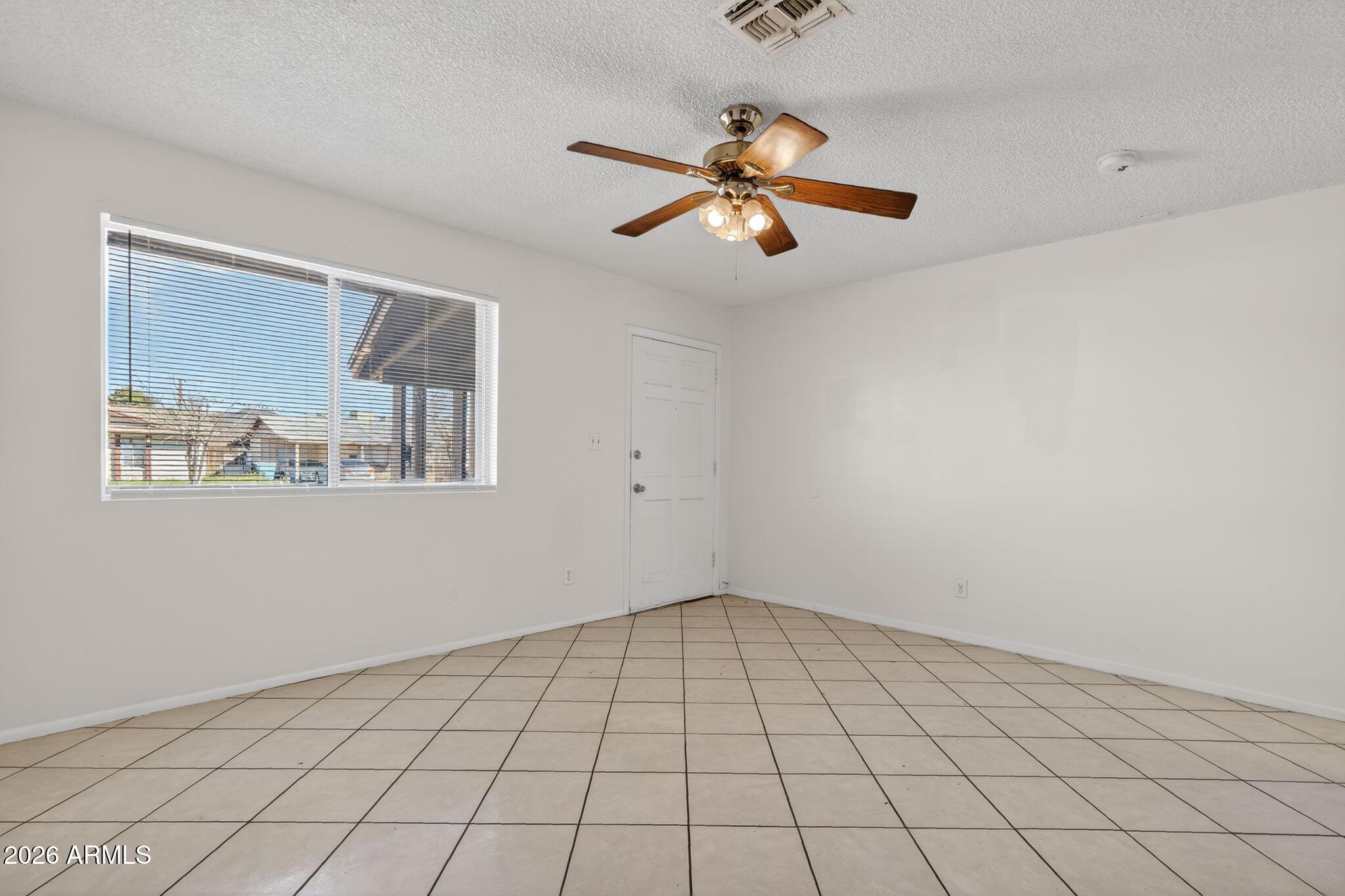 11624 North 25th Avenue Phoenix, AZ 85029 - Photo 8 of 21 document-3e8d15f6-4334-4028-b4eb-8a46037