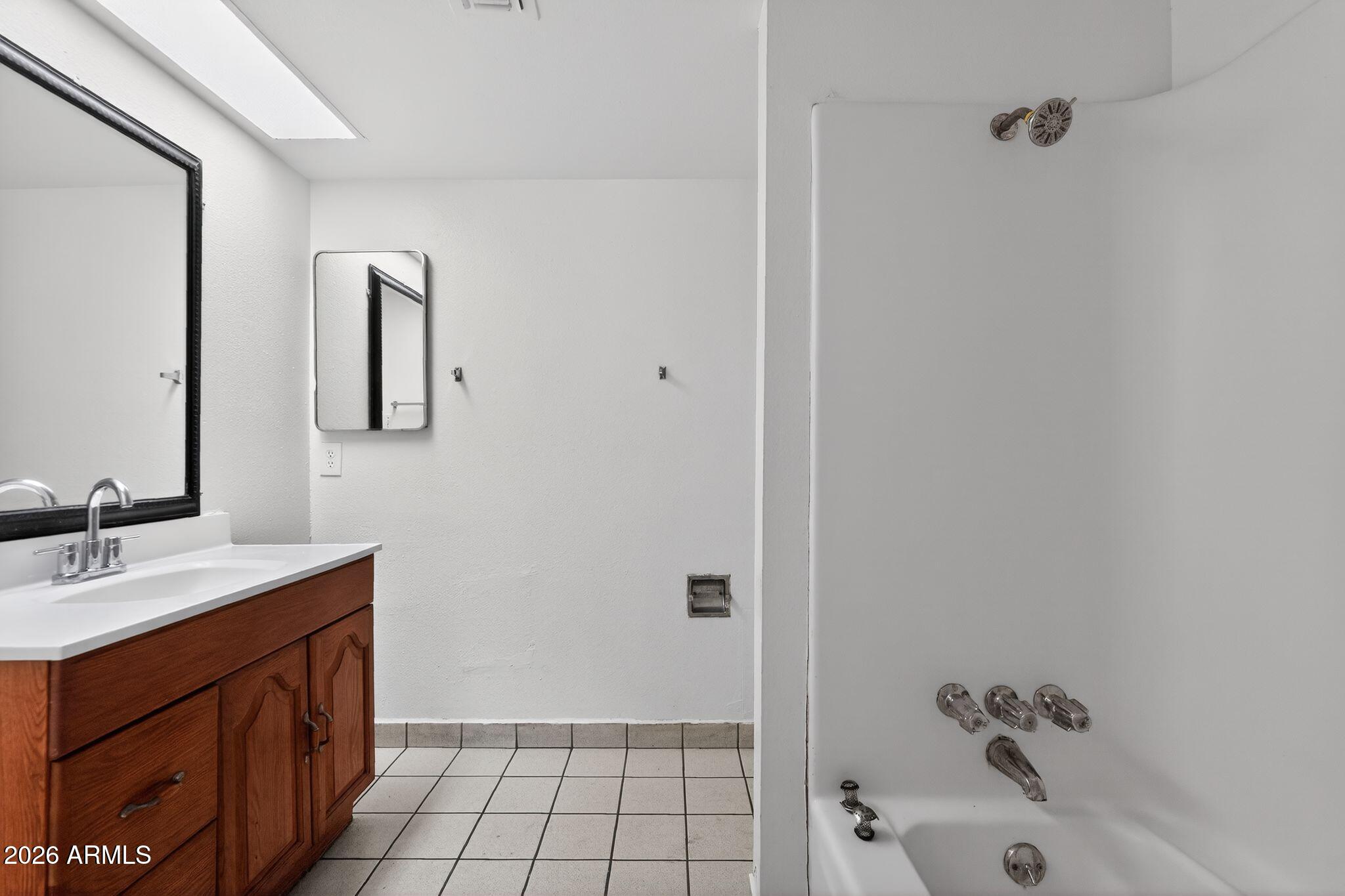 11624 North 25th Avenue Phoenix, AZ 85029 - Photo 9 of 21 document-664c5caf-9615-4566-a8fb-30b1002