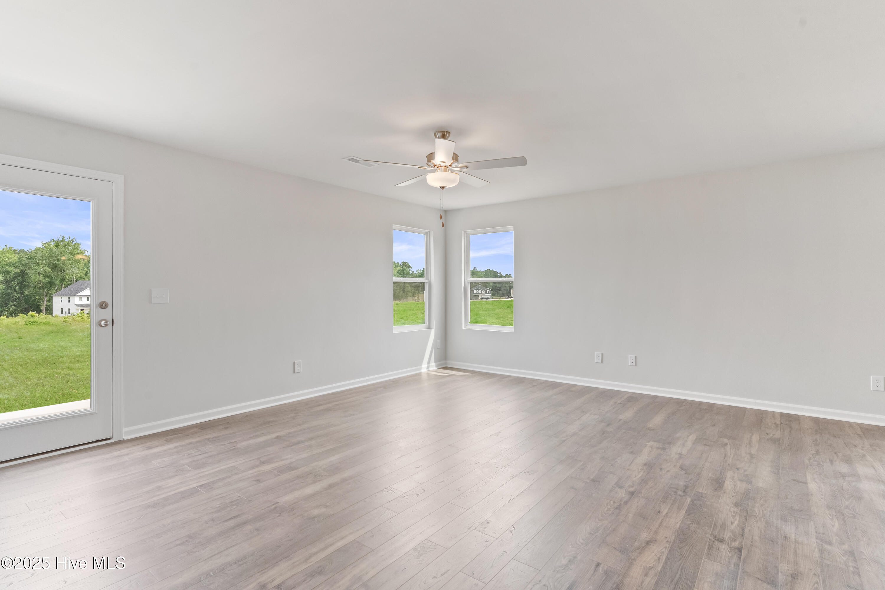 298 Deep River Road Aberdeen, NC 28315 - Photo 12 of 21 Family Room