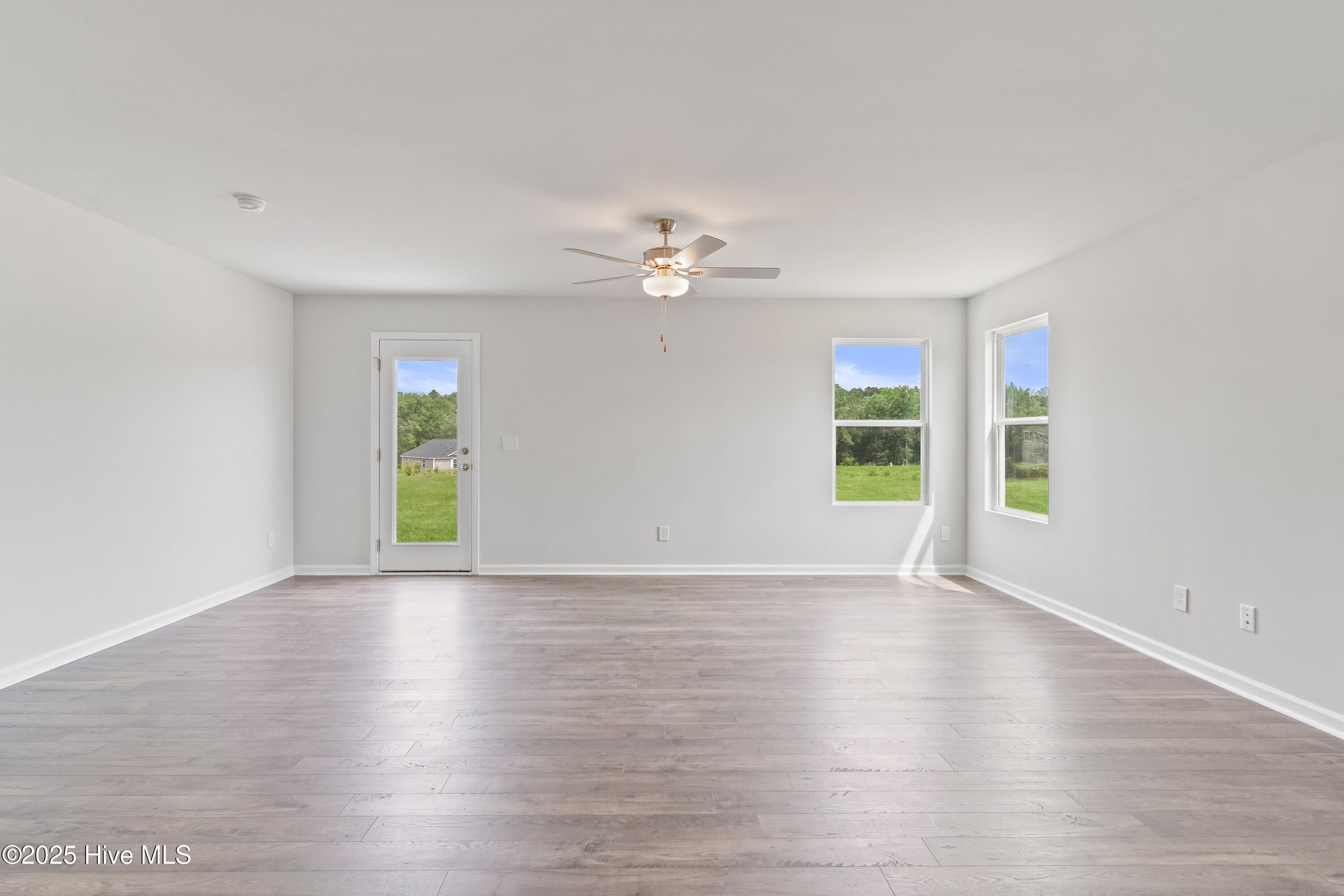 298 Deep River Road Aberdeen, NC 28315 - Photo 13 of 21 Family Room