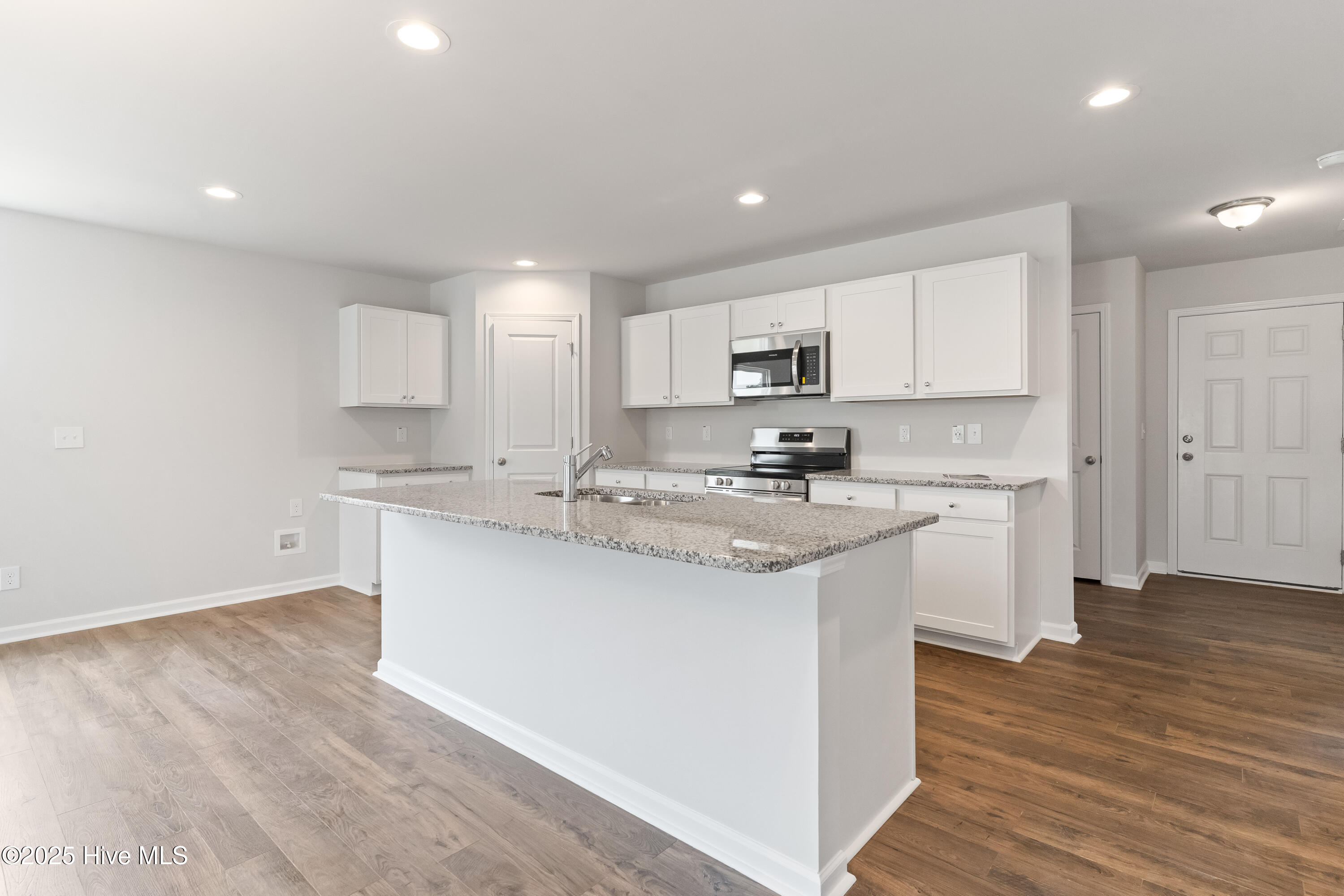 298 Deep River Road Aberdeen, NC 28315 - Photo 20 of 21 Kitchen