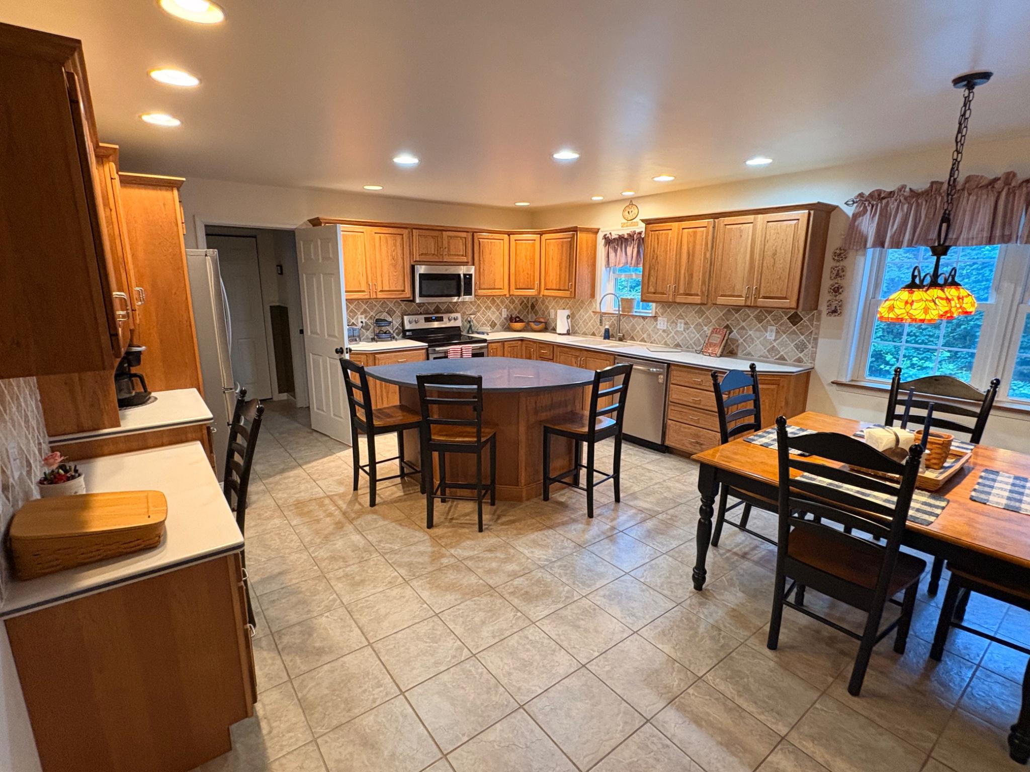 52 Hess Road Boyertown, PA 19512 - Photo 28 of 101 Spacious kitchen