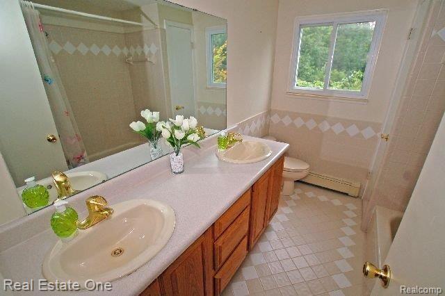 250 East Romeo Road Oakland, MI 48363 - Photo 6 of 16 Bath - Main