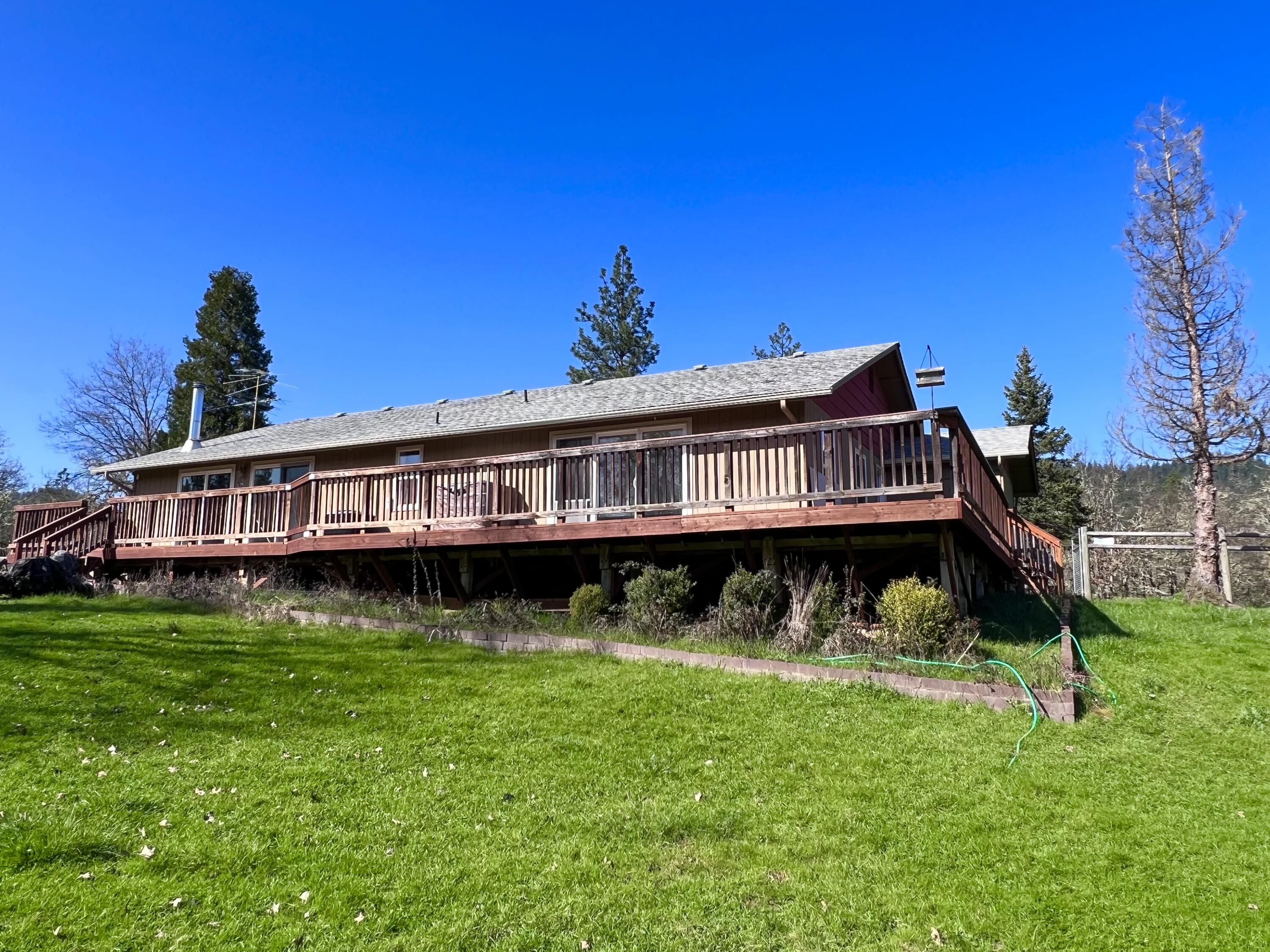 5525 Tunnel Loop Road Grants Pass, OR 97526 - Photo 52 of 65 46