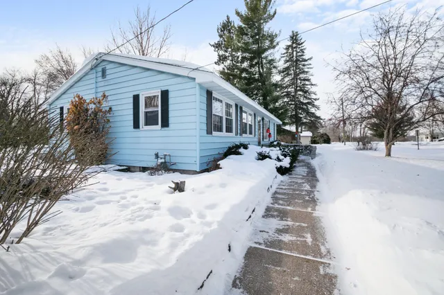 $300,000 | 840 5th Avenue Northwest, Pine City, MN 55063