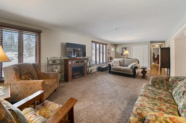 $300,000 | 840 5th Avenue Northwest, Pine City, MN 55063