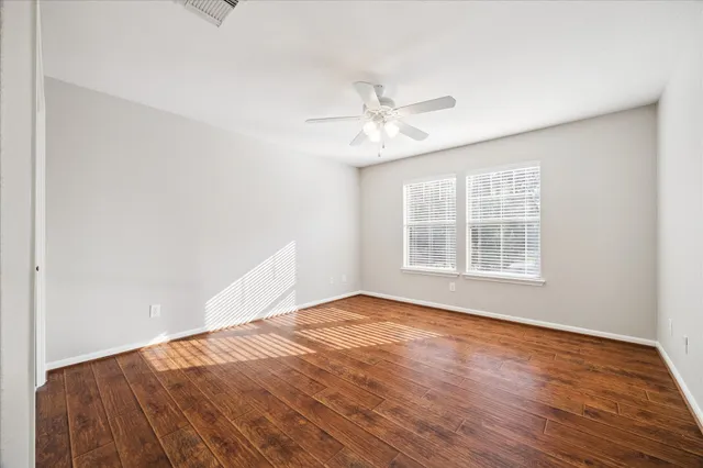 $509,000 | 6 Douvaine Court, The Woodlands, TX 77382