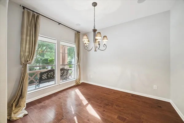 $480,000 | 6 Douvaine Court, The Woodlands, TX 77382