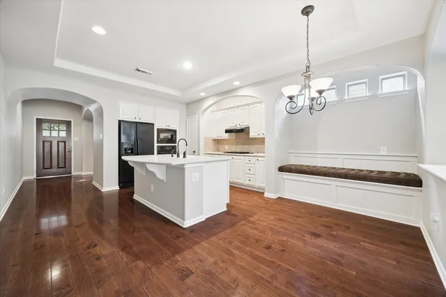 $509,000 | 6 Douvaine Court, The Woodlands, TX 77382