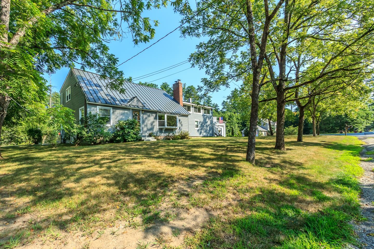 190 Litchfield Road Londonderry, NH 03053 - Photo 2 of 56