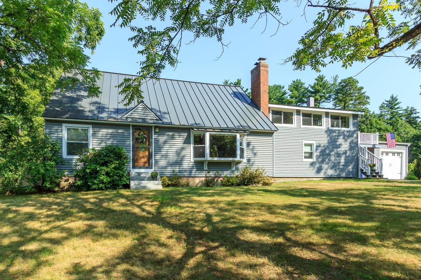 190 Litchfield Road Londonderry, NH 03053 - Photo 3 of 56
